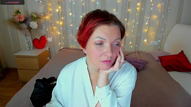 Snapshot of Katherine_Fox chatting on 02-28-25, 04:42 Katherine Fox online show from 02-28-25, 04:42