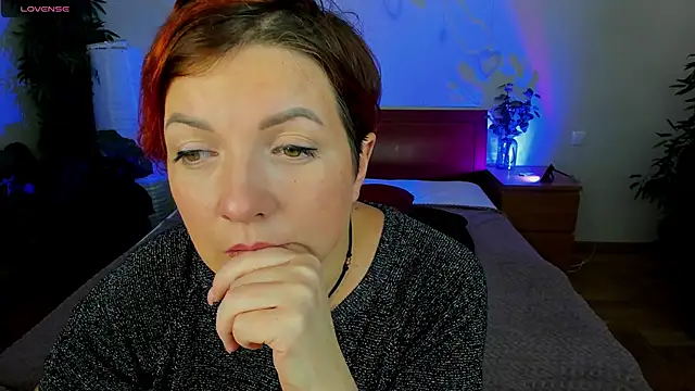 Snapshot of Katherine_Fox chatting on 03-20-25, 05:15 Katherine Fox online show from 03-20-25, 05:15