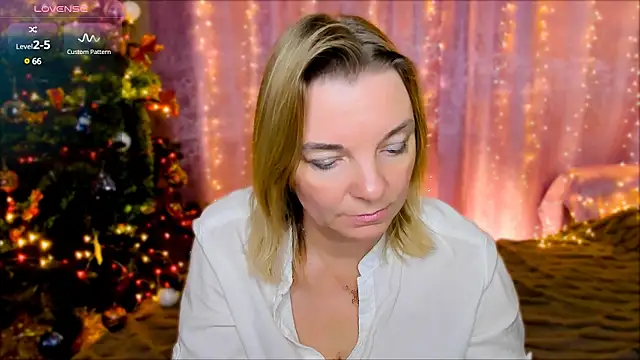 Snapshot of Regina__blue chatting on 12-26-24, 07:27 Regina blue online show from 12-26-24, 07:27