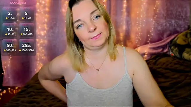 Snapshot of Regina__blue chatting on 01-27-25, 05:37 Regina blue online show from 01-27-25, 05:37