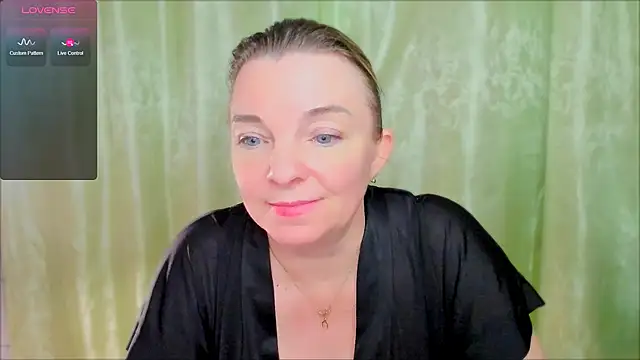 Snapshot of Regina__blue chatting on 03-03-25, 09:26 Regina blue online show from 03-03-25, 09:26