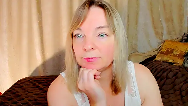 Regina  blue online show from 11-16-25, 03:39