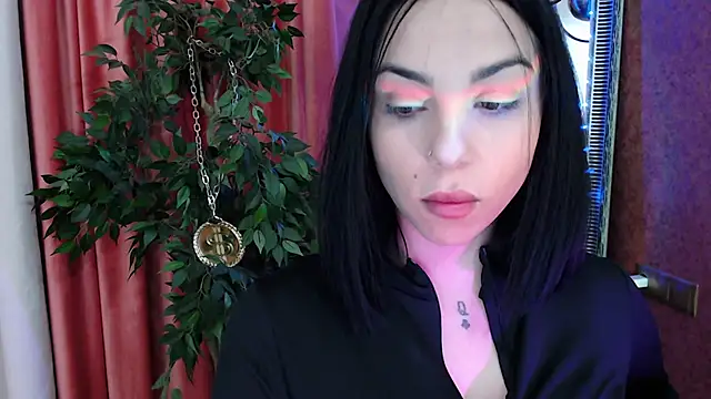 MissJuliax online show from 11-17-25, 07:03