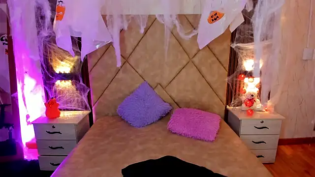 SummersAngel online show from 10-17-25, 03:14