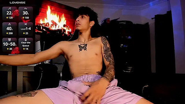 Snapshot of Snakebutterfly chatting on 02-21-25, 06:29 Snakebutterfly online show from 02-21-25, 06:29