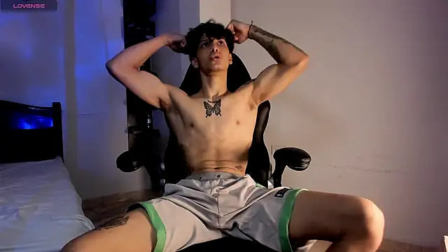 Snapshot of Snakebutterfly chatting on 03-09-25, 11:03 Snakebutterfly online show from 03-09-25, 11:03