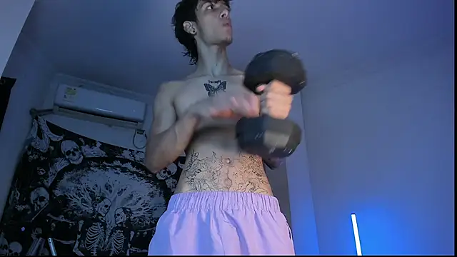 Snapshot of Snakebutterfly chatting on 11-28-25, 04:48 Snakebutterfly online show from 11-28-25, 04:48