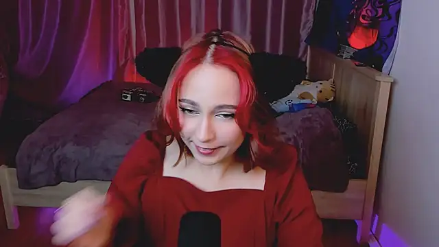 Snapshot of Carolina_Leep chatting on 12-09-24, 11:03 Carolina Leep online show from 12-09-24, 11:03