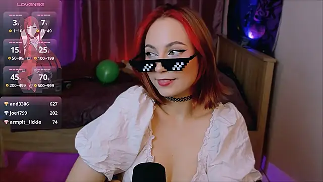 Snapshot of Carolina_Leep chatting on 12-14-24, 05:25 Carolina Leep online show from 12-14-24, 05:25