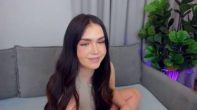 Snapshot of sexyangeloux chatting on 04-28-26, 09:09 sexyangeloux online show from 04-28-26, 09:09