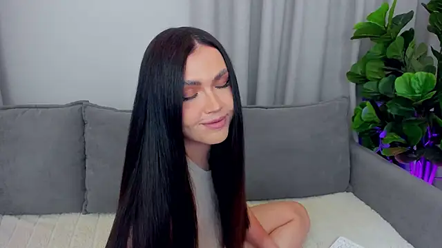 Snapshot of sexyangeloux chatting on 08-06-26, 09:49 sexyangeloux online show from 08-06-26, 09:49