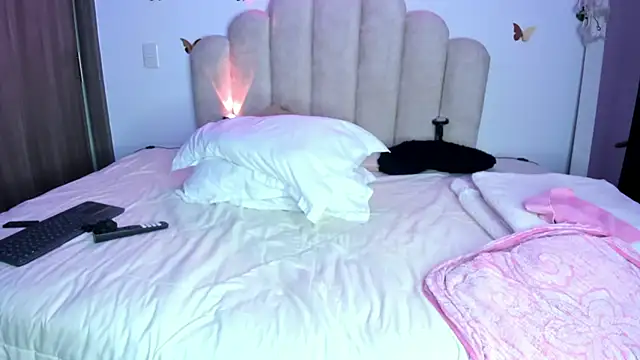 NaomiAsha online show from 10-24-25, 11:23