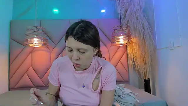 Snapshot of AngelaaCute_ chatting on 12-26-24, 12:16 AngelaaCute online show from 12-26-24, 12:16