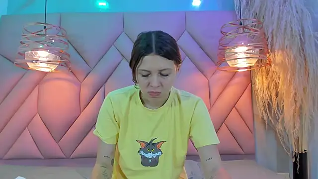 Snapshot of AngelaaCute_ chatting on 12-28-24, 12:13 AngelaaCute online show from 12-28-24, 12:13