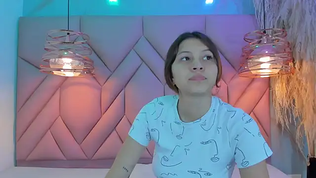 Snapshot of AngelaaCute_ chatting on 01-07-25, 11:58 AngelaaCute online show from 01-07-25, 11:58