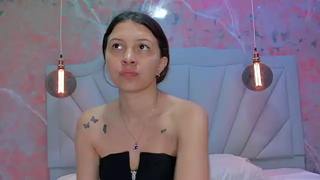 Snapshot of AngelaaCute_ chatting on 01-09-25, 12:19 AngelaaCute online show from 01-09-25, 12:19