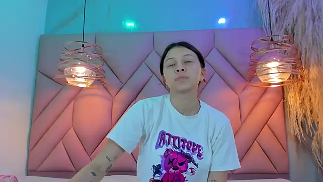 Snapshot of AngelaaCute_ chatting on 01-10-25, 11:33 AngelaaCute online show from 01-10-25, 11:33