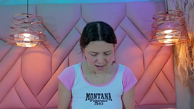 Snapshot of AngelaaCute_ chatting on 01-26-25, 12:11 AngelaaCute online show from 01-26-25, 12:11