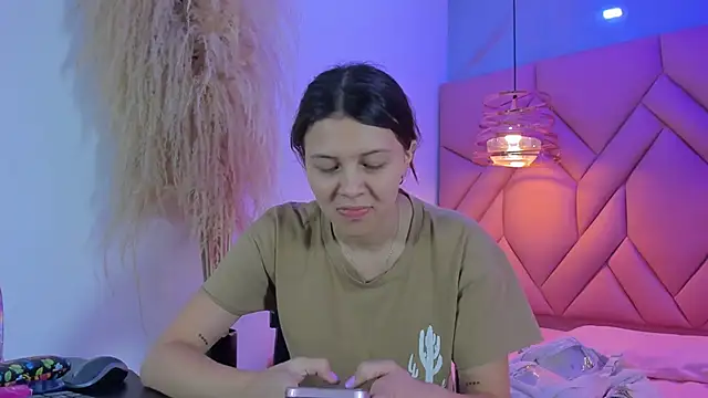 Snapshot of AngelaaCute_ chatting on 01-29-25, 12:02 AngelaaCute online show from 01-29-25, 12:02