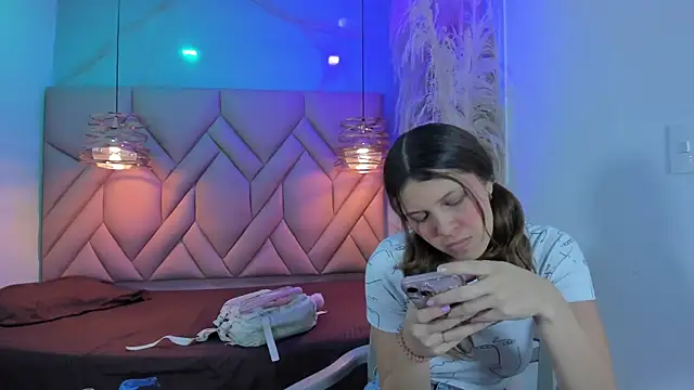 Snapshot of AngelaaCute_ chatting on 02-07-25, 12:28 AngelaaCute online show from 02-07-25, 12:28