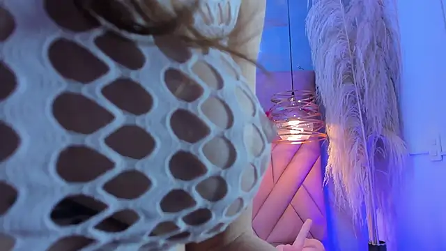 Snapshot of AngelaaCute_ chatting on 02-19-25, 03:49 AngelaaCute online show from 02-19-25, 03:49