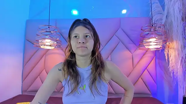 Snapshot of AngelaaCute_ chatting on 02-26-25, 12:14 AngelaaCute online show from 02-26-25, 12:14