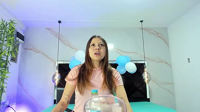 Snapshot of AngelaaCute_ chatting on 09-24-25, 12:08 AngelaaCute online show from 09-24-25, 12:08