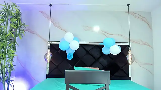 Snapshot of AngelaaCute_ chatting on 09-25-25, 12:20 AngelaaCute online show from 09-25-25, 12:20