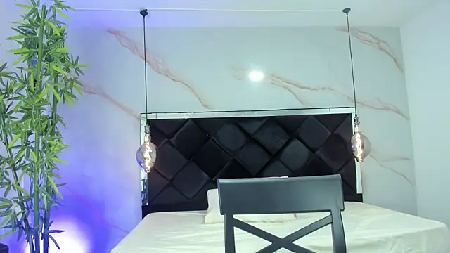 Snapshot of AngelaaCute_ chatting on 10-07-25, 12:13 AngelaaCute online show from 10-07-25, 12:13