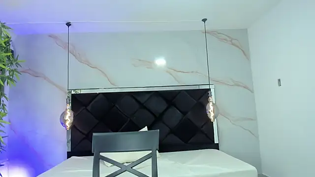 Snapshot of AngelaaCute_ chatting on 10-10-25, 12:15 AngelaaCute online show from 10-10-25, 12:15