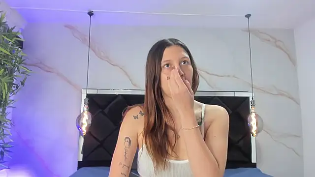 Snapshot of AngelaaCute_ chatting on 10-15-25, 12:16 AngelaaCute online show from 10-15-25, 12:16