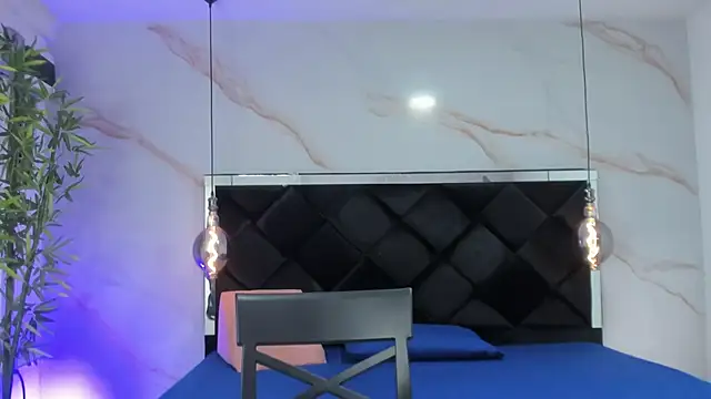 Snapshot of AngelaaCute_ chatting on 10-21-25, 12:17 AngelaaCute online show from 10-21-25, 12:17