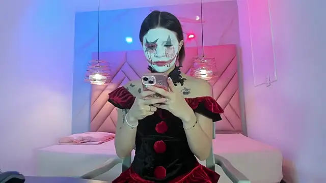 Snapshot of AngelaaCute_ chatting on 10-31-25, 03:13 AngelaaCute online show from 10-31-25, 03:13