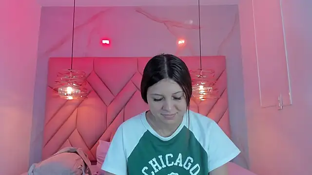 Snapshot of AngelaaCute_ chatting on 06-06-26, 12:10 AngelaaCute online show from 06-06-26, 12:10