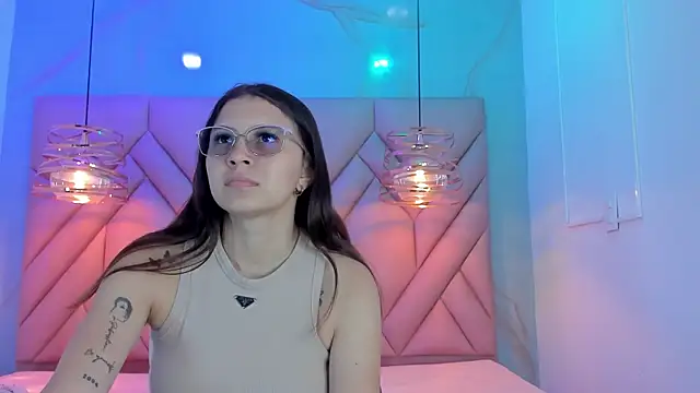 Snapshot of AngelaaCute_ chatting on 07-11-26, 11:57 AngelaaCute online show from 07-11-26, 11:57