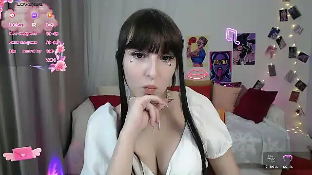 Snapshot of ElsaNeal chatting on 01-28-25, 06:07 ElsaNeal online show from 01-28-25, 06:07