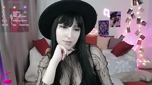Snapshot of ElsaNeal chatting on 02-11-25, 04:02 ElsaNeal online show from 02-11-25, 04:02