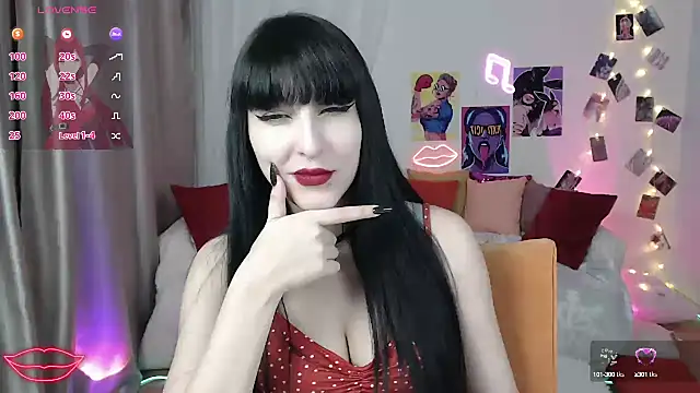 Snapshot of ElsaNeal chatting on 02-17-25, 06:04 ElsaNeal online show from 02-17-25, 06:04