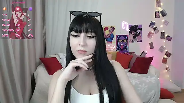 Snapshot of ElsaNeal chatting on 02-24-25, 06:04 ElsaNeal online show from 02-24-25, 06:04