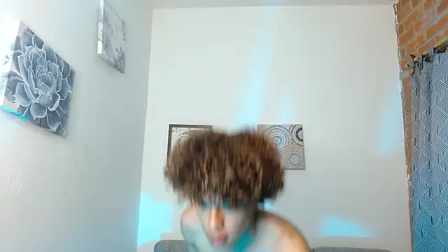 Snapshot of nickolas_moon chatting on 01-14-25, 02:50 nickolas moon online show from 01-14-25, 02:50