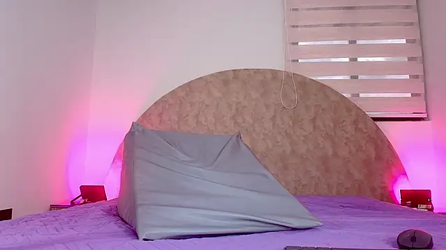 anisha x online show from 11-24-25, 07:24