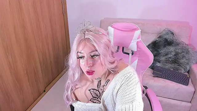 annika taylor online show from 12-22-24, 08:25