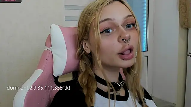 Snapshot of shy_melony chatting on 05-19-26, 01:06 shy melony online show from 05-19-26, 01:06