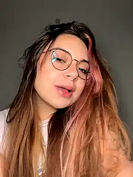 Snapshot of NatyOlson chatting on 09-12-25, 06:57 NatyOlson online show from 09-12-25, 06:57