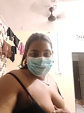 Snapshot of Hotmilfxox chatting on 04-16-26, 11:29 Hotmilfxox online show from 04-16-26, 11:29
