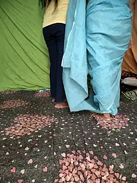 Snapshot of Desi_Best_Anal chatting on 09-30-25, 04:12 Desi Best Anal online show from 09-30-25, 04:12