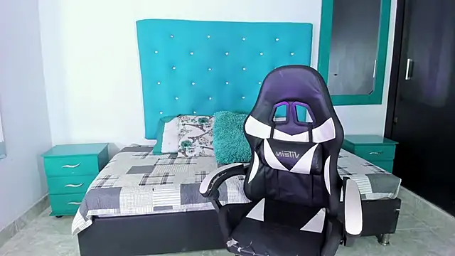 Snapshot of Tasha_Sant chatting on 09-12-25, 08:42 Tasha Sant online show from 09-12-25, 08:42