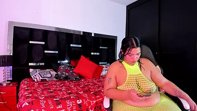 Snapshot of Tasha_Sant chatting on 10-22-25, 11:48 Tasha Sant online show from 10-22-25, 11:48