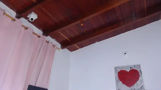 Amara Red online show from 12-18-25, 11:05