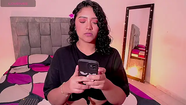 DIANEE 01 online show from 03-25-26, 09:54